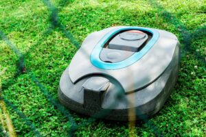Robot koszący – opinie użytkowników, wady i zalety urządzenia