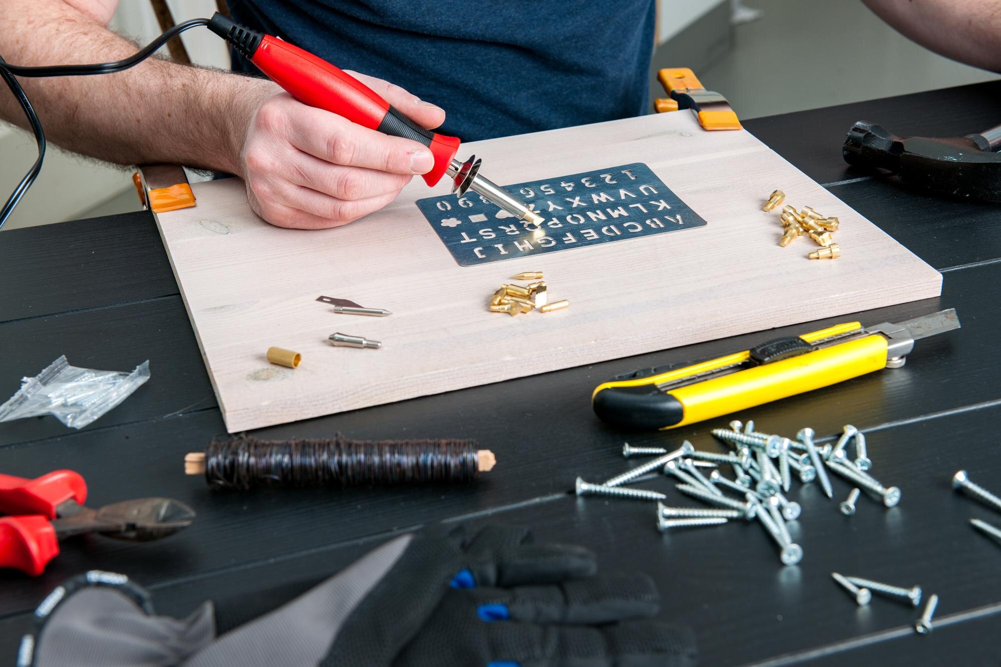 Pióro Pyro i narzędzia